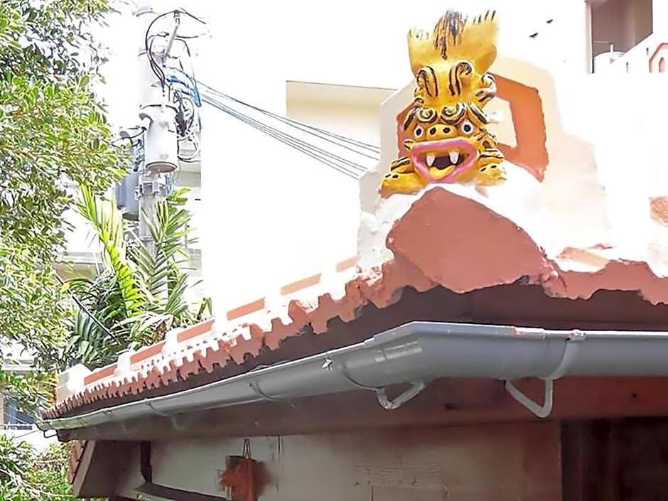 国際通りと牧志駅まで徒歩5分 庭付き素敵な古民家 わらゆんSO 松武の古民家Traditional house