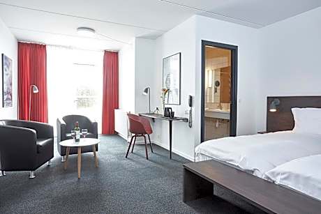 Double Room with Private Terrace - Ground Floor