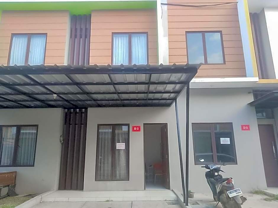Colombus Residence Karawang Mitra RedDoorz