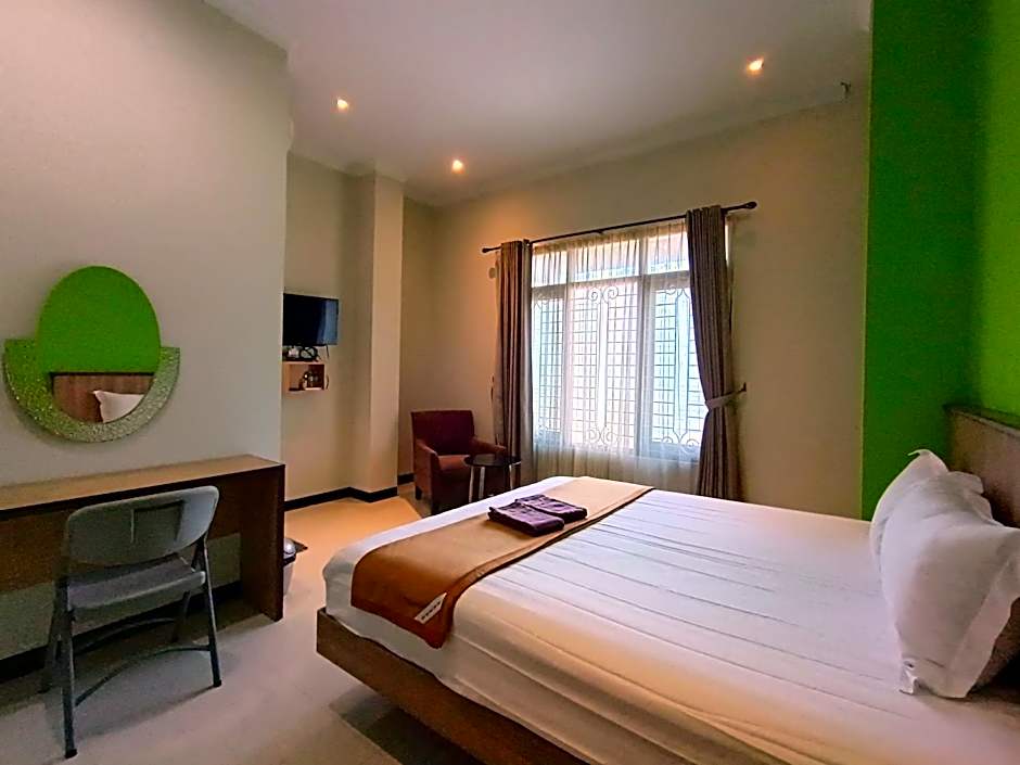 The Cabin Hotel Ngupasan