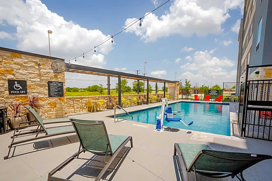 Tru by Hilton Pflugerville