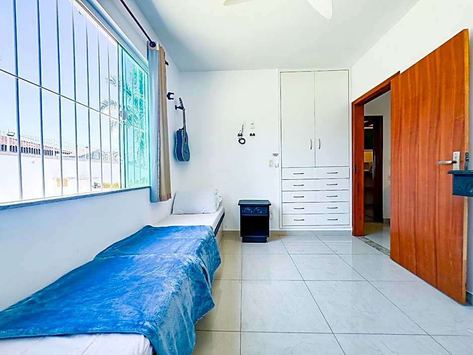 Casarão e piscina localização excelente | ROSF91