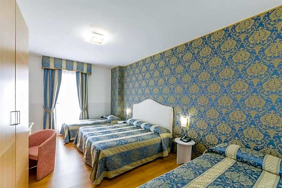 Hotel Floris