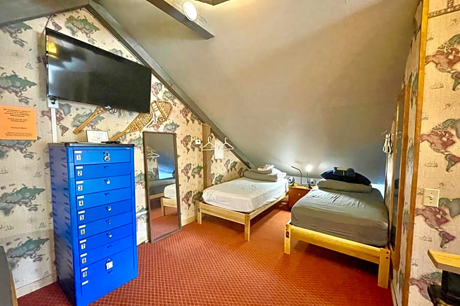Fireside Inn & Hostel