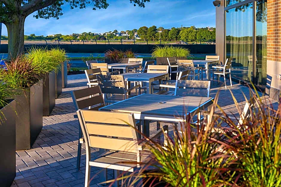 Holiday Inn Express Boston Logan Airport - Revere By IHG