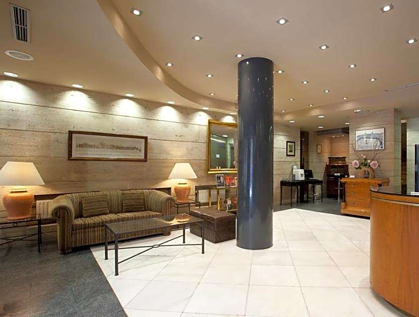 Hotel Moderno Puerta del Sol