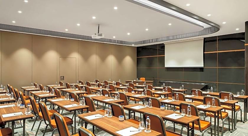 Mövenpick Hotel Istanbul Marmara Sea