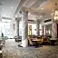 The Candler Hotel Atlanta, Curio Collection by Hilton