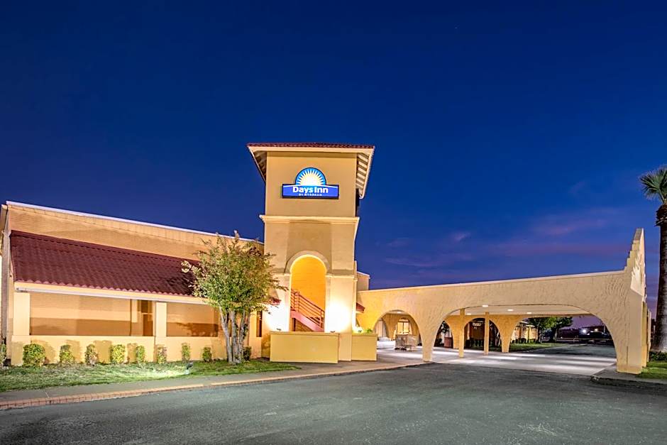 Days Inn by Wyndham Del Rio