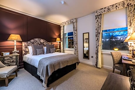 Coach & Horses Hotel