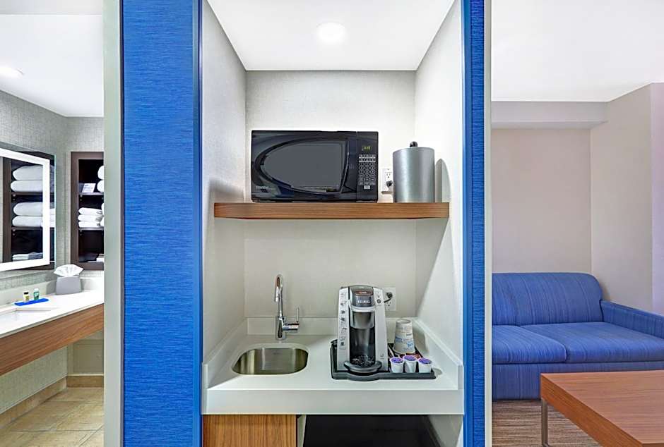 Holiday Inn Express Hotel & Suites - Woodstock By IHG