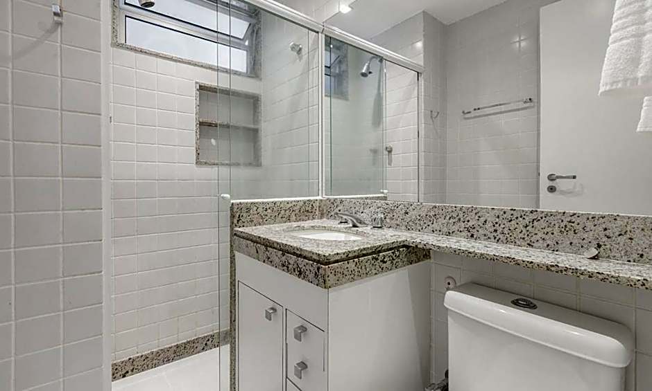 Tabas Maravilhoso apê 3 quartos Leblon LB0035