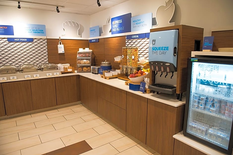 Holiday Inn Express Hotel & Suites Elkhart-South By IHG