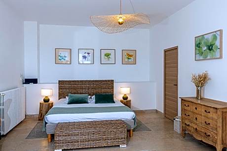 Family Room (2 Adults + 2 Children)