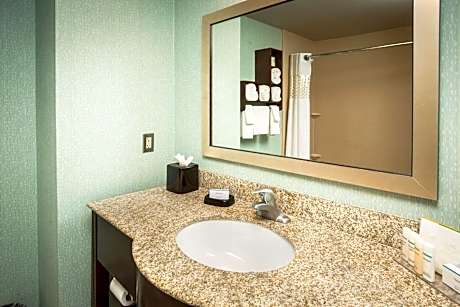 Queen Room with Two Queen Beds and Water View - Non-Smoking