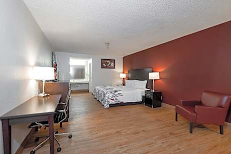 Deluxe King Room - Non-Smoking