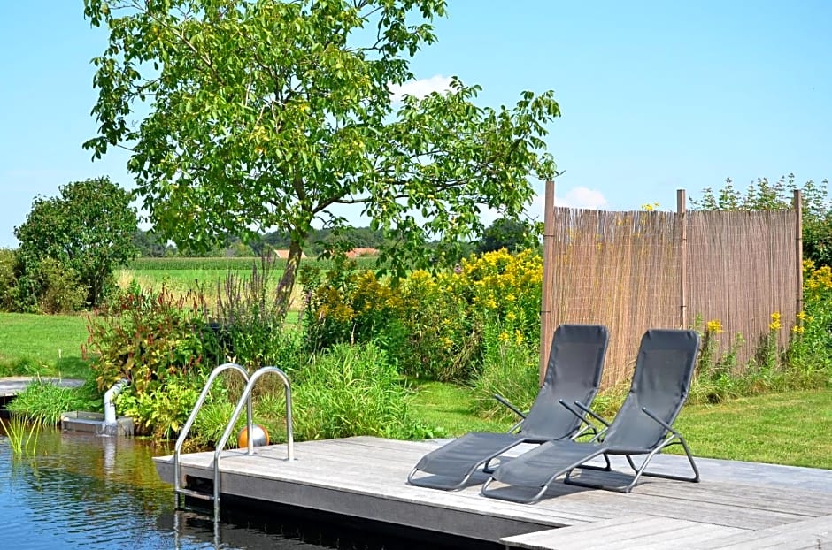 B&B Pipowagen "het Wellnesst" op Wellness Camping en B&B Stoltenborg