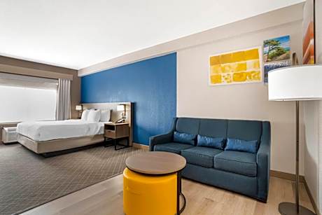 King Suite - Disability Access/Non-Smoking