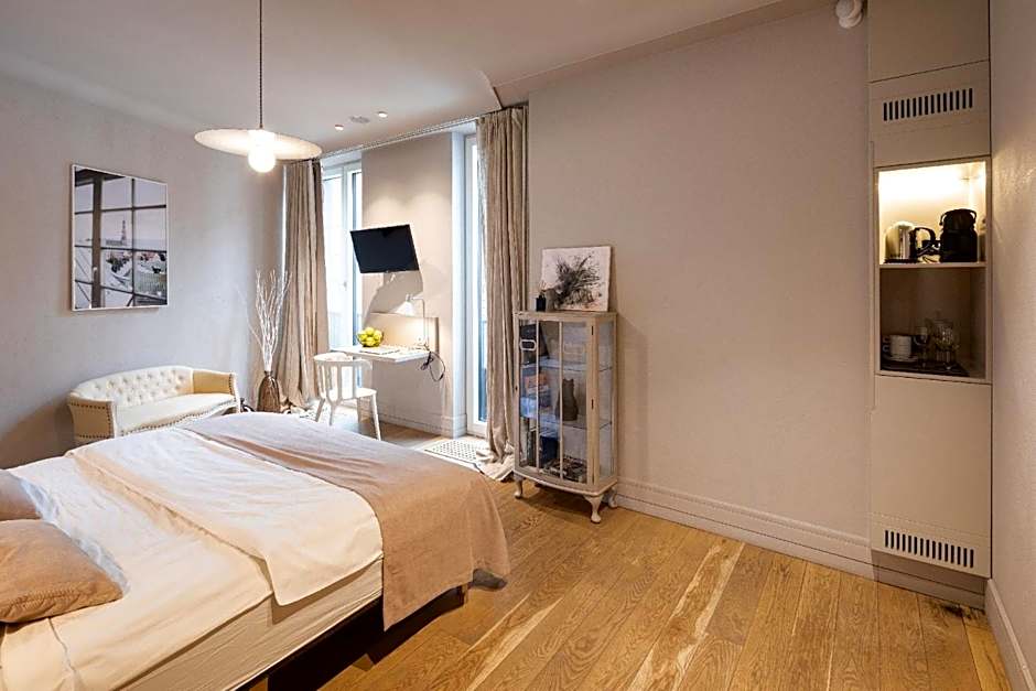 Redstone Apartments & Boutique Suites
