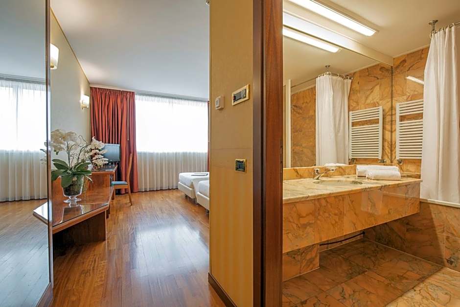 Montresor Hotel Tower