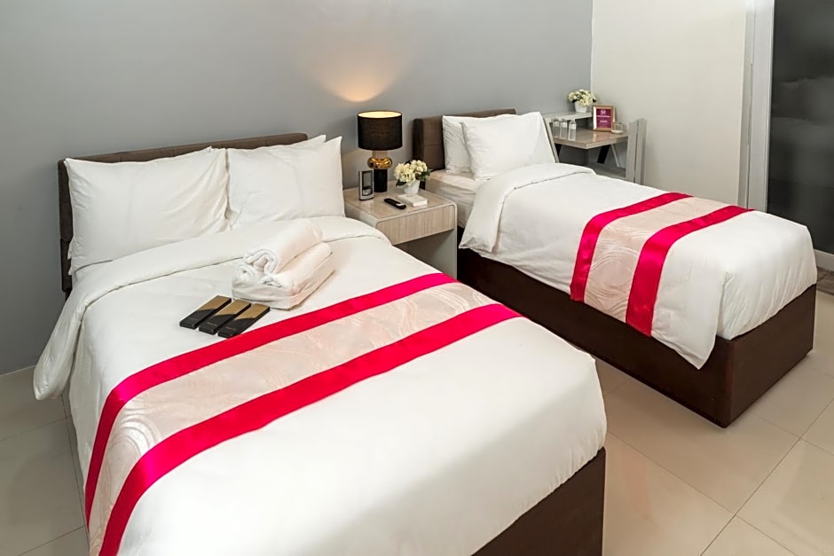 Monica Midtown Suites