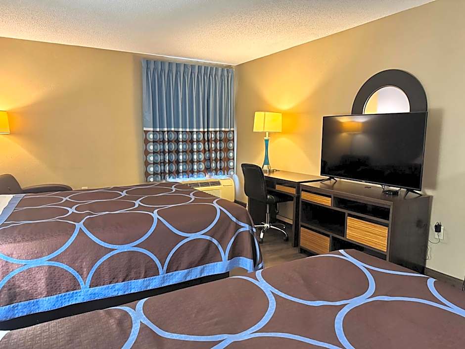 Super 8 by Wyndham Booneville