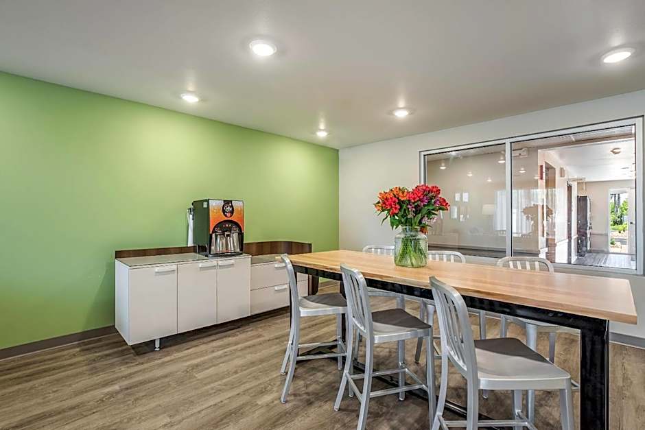 WoodSpring Suites Chicago Midway