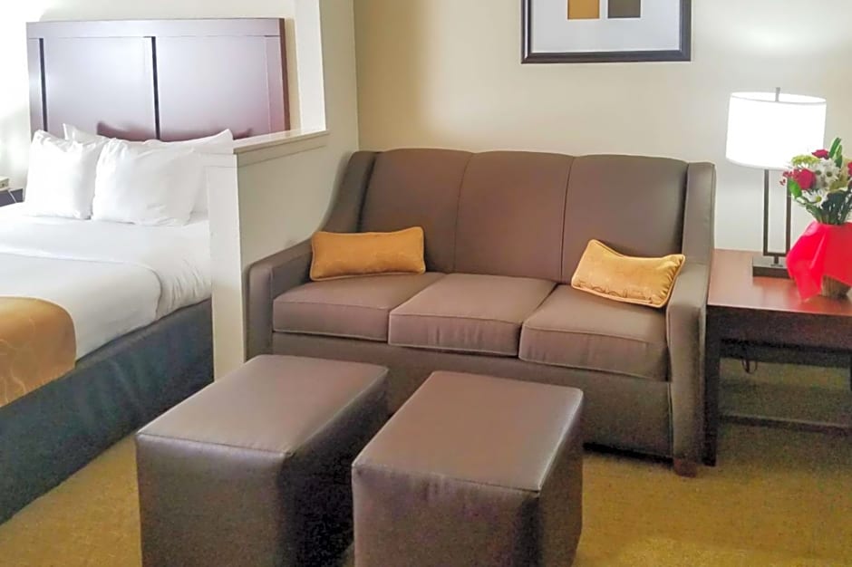 Quality Suites Las Colinas Center