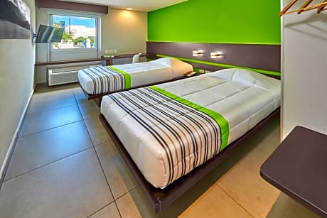 Room Two Beds