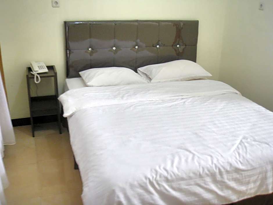 Dena Hotel