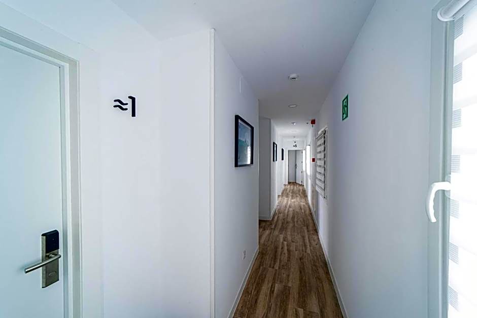 Alima Surf & Hotel