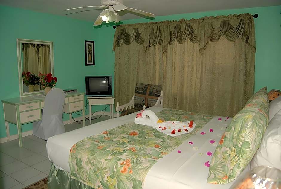 Pink Hibiscus Guest House