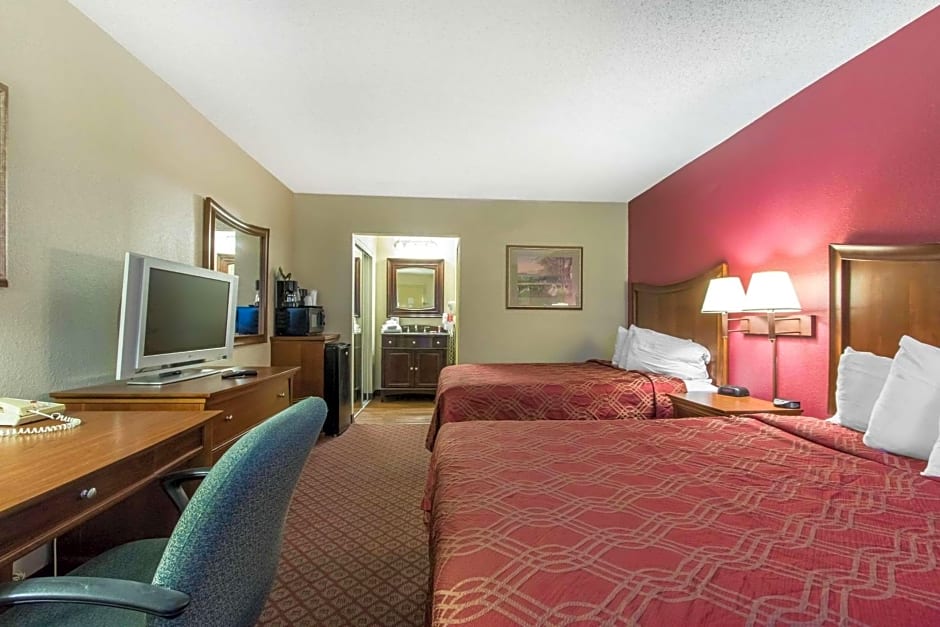 Econo Lodge Inn & Suites Joplin