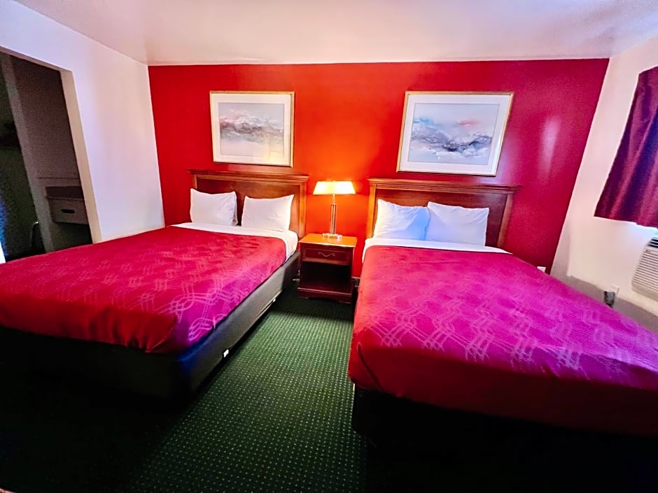 Rodeway Inn & Suites Brunswick near Hwy 1