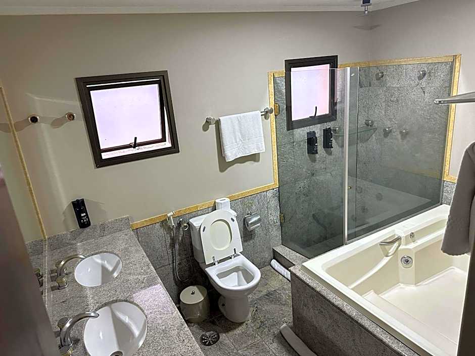 Ibis Styles Presidente Prudente, Portal of the West