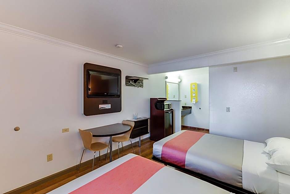 Motel 6-San Jose, CA - Convention Center