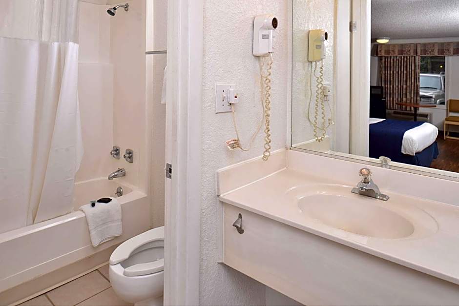 Americas Best Value Inn & Suites Jackson, MI