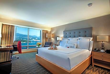 Deluxe King Room with Harbor View