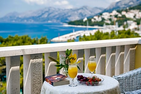Superior Twin Room with Balcony and Sea View
