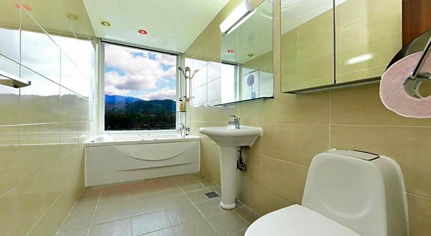 Moonlight Blue Pension