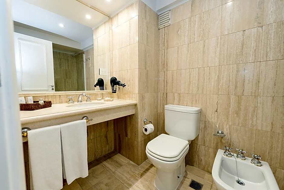 Loi Suites Recoleta Hotel