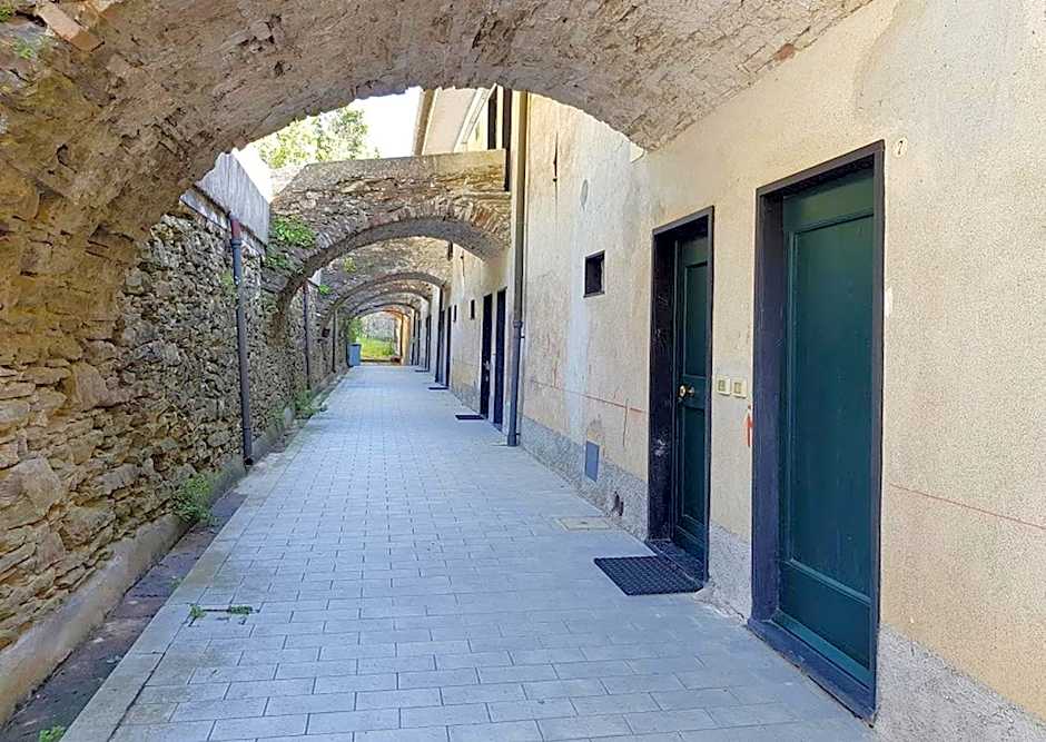 Santuario NS Soviore Cinque Terre