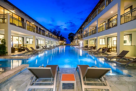Hive Khaolak Beach Resort - Adults Only