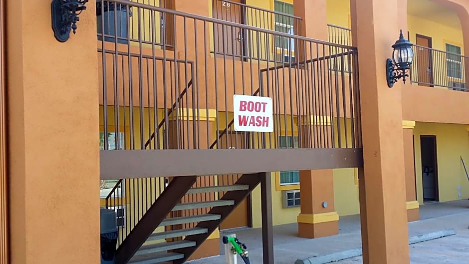 Texan Inn and Suites Tilden