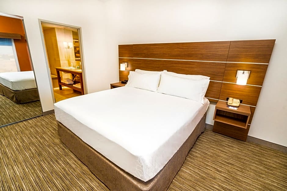Holiday Inn Express & Suites Las Vegas SW Springvalley, an IHG Hotel