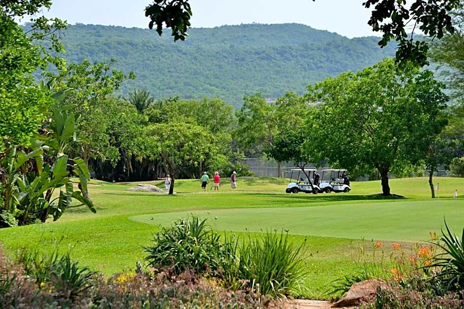 Cambalala - Luxury Units - in Kruger Park Lodge - Serviced Daily, Free Wi-Fi