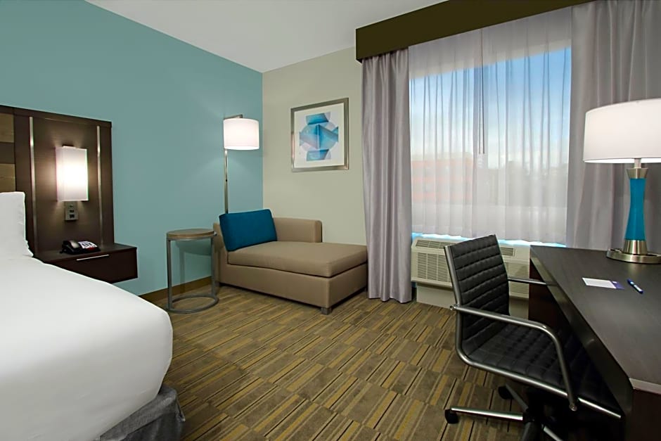 Holiday Inn Express & Suites Lake Charles South Casino Area, an IHG Hotel