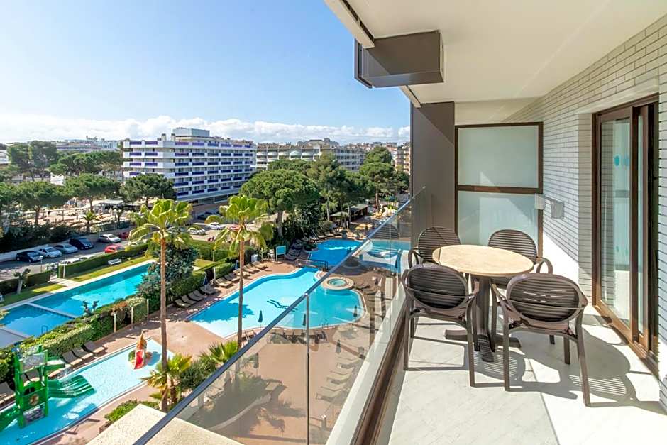 Golden Avenida Family Suites 4*