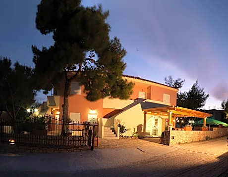 Epavlis Apartments