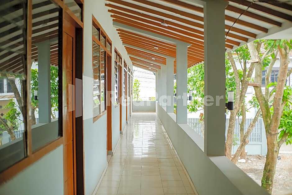 Saijaan Guesthouse UNEJ RedPartner